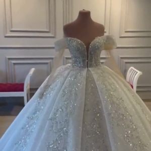 Pakaian Pernikahan Eksklusif: Gaya Arab Mewah & Elegan