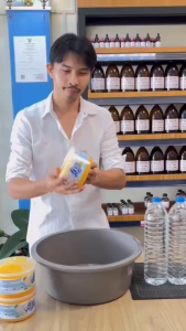 น้ำยาล้างจาน WD กึ่งสำเร็จรูป สูตรเข้มข้น สะอาดเหมือนใช้สามีล้าง ล้างฟิน ฟองเยอะ