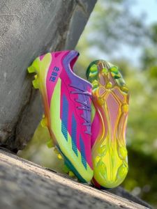 รองเท้าฟุตบอล รองเท้ากีฬา สินค้าตรงปก100%ฟรีกล่องดันทรงถุงผ้า สินค้าอยู่ในไทยพร้อมส่งทุกวัน สินค้าใช้เวลาเดินทาง 2-3 วันถึง สวมใส่ไม่ได้ยินดีเปลี่ยนไซส์กับทางร้านได้ค่ะ