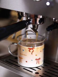 แก้วน้ำแก้วนิ่มทนความร้อนสูงพร้อมโบว์ผีเสื้อสำหรับกาแฟแบบเย็น แก้วน้ำชา แก้วน้ำเช้า ของขวัญ สไตล์ย้อนยุค