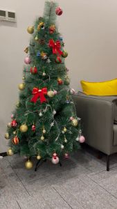 Ekana Christmas Tree 4FT/5FT/6FT/7FT Metal Stand Pine needle tree wholes on hand supply with Snowflakes