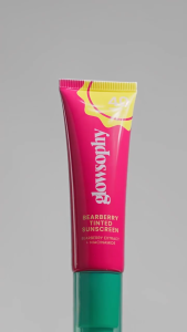 Glowsophy Bearberry Tinted Sunscreen SPF 40 PA+++ Pore-Blurring & Tone Up Sunblock Wajah