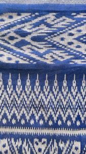 ผ้าไหมฝ้ายคราม สีคราม สีดำ สีเข้ม ม่วงเข้ม ลายขอนาค ขอเจ้าฟ้า กว้าง 1 เมตร ยาว 2 หลา ผ้าซิ่น ผ้าตัดชุดไทย