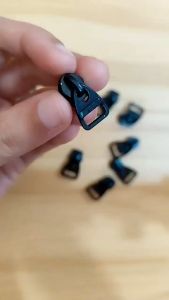 Kepala Resleting No.5 Terbalik Jenis Cebol Segitiga Tipis & Kecil Isi 100 Pcs