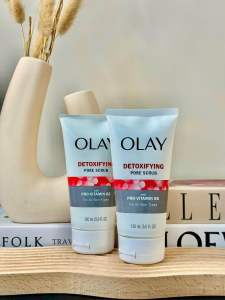 Sữa rửa mặt Olay Regenerist Cleanser 150ml của Mỹ