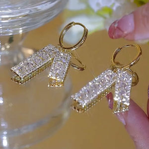Fashionable Micro-Paved Zircon Square Earrings Luxury Sensation Ear Jewelry Diamond Alloy Geometric Womens Fresh out Style