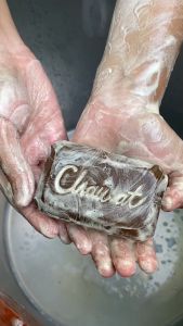 2ก้อน99บาท สบู่สมุนไพร7ชนิด ลดอาการคัน ปรับสีผิวให้สม่ำเสมอ ผิวนุ่มตั้งแต่ครั้งแรกที่ใช้ น้ำหนัก120กรัม