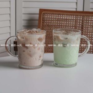 แก้วน้ำแก้วสตั๊ดตกแต่งด้วยลวดลายดอกทานตะวันสไตล์ยุโรปวินเทจพร้อมก้นแก้วสำหรับเครื่องดื่มเย็นสำหรับใช้ในบ้าน