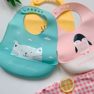 Yếm Silicon Có Máng Ăn Dặm Cho Bé