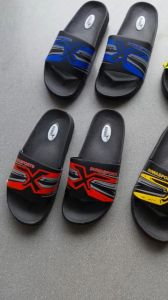 dép  quai ngan dép bản ngan bé trai chất liệu cao su nhẹ  mềm mang êm chân siêu bền size từ 35-38.