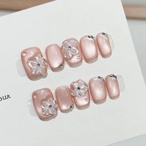 Handmade Crystal Flower Nail Tips Short Wearing False Nails 3D Cats Eye Soft Pink Glue on Nail Tips for Daily Use