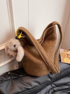 กระเป๋าถือทรงถังผ้าขนสัตว์นุ่มสำหรับผู้หญิง กระเป๋าสะพายไหล่ข้างเดียวแบบลำลอง กระเป๋าถือแบบถือมือ ทรงสี่เหลี่ยมเล็ก