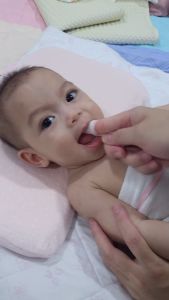 Baby moby โมบี้ ผ้าก๊อซเช็ดลิ้นทารก แบบถุง ขนาด 2นิ้ว 50 แผ่น