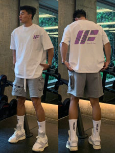 เสื้อยืดแขนสั้นผู้ชาย สไตล์อเมริกัน สวมใส่สบาย ทรงหลวม ผ้าฝ้ายแท้ ลายพิมพ์เรียบง่าย สีดำ แฟชั่นฤดูร้อน