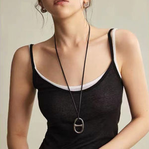 Fashionable Long Sweater Chain Necklace Womens Simple Stylish Pig Nose Pendant Leather Rope Jewelry High-End Sensation Neck Decor