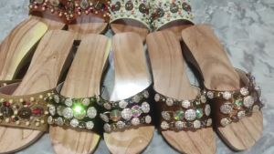 Guốc Gỗ Guốc Mộc Cao 5 Phân Quai Hột ( Có đóng thêm đế cao su )