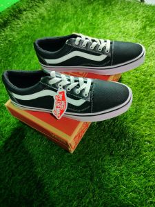 SEPATU VANS PRIA WANITA SNEAKERS PREMIUM TERBARU FREE KAOS KAKI