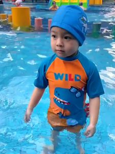 แว่นตาว่ายน้ำเด็ก ปรับสายได้ กันน้ำได้ ป้องกันแสงแดด UVไม่เป็นฝ้า สีสันสดใส แว่นตาเด็ก