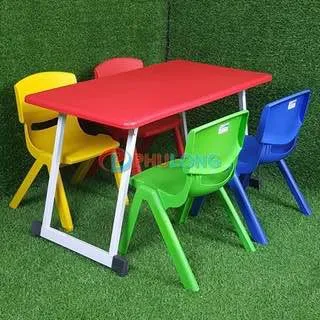 Bàn nhựa gấp được mầm non