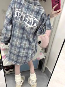 Áo Sơ Mi Kẻ Caro in Chữ Cổ Polo Dài Tay Dáng Rộng Phong Cách Mỹ Cổ Điển Dành Cho Nữ Áo Khoác Ngoài Chống Nắng Cho Cặp Đôi