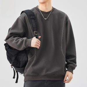 ROMON | เสื้อสเวตเตอร์คอกลมแขนยาวทรงหลวมลำลองสำหรับผู้ชาย สีสันสดใส แฟชั่นฤดูใบไม้ร่วง 2025 ของใหม่ เสื้อคลุมกันหนาวแบบสวมหัว