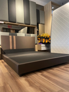 Basic Queen Bedframe / Pu leather / Fabric