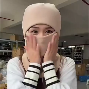 ฤดูใบไม้ร่วงและฤดูหนาวหมวกกันน็อก Windproof รถจักรยานยนต์หมวกกันน็อกขี่หน้ากาก One Piece และคอป้องกันความอบอุ่น