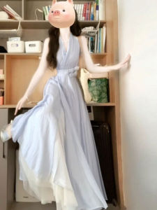 CHANGTONG | Elegant and Stylish V-Neck Wrap Dress with Waist Slimming Design
