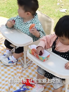 Kids Folding Dining Chair Portable Baby Picnic Chair with Safety Belt & Tray