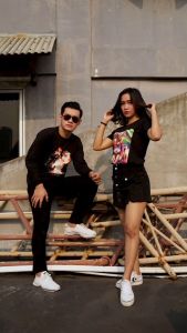 KaosYES Kaos Polos Anak Perempuan Cotton Combed 24s - T-Shirt Baju Anak Lengan Pendek Hitam - Desain Modis dan Nyaman