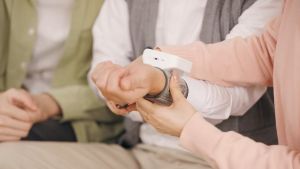 alat cek gula darah lengkap Tensimeter Digital Sinocare 3 in 1 asam urat cek gula darah Cek tekanan darah