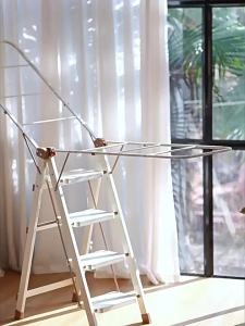 Indoor Multifunctional Portable Folding Ladder