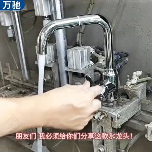 Stainless Steel Kitchen Sink Mixer Tap 360° Rotatable Single Handle Hot Cold Water Faucet with 2PCS 60cm Flexible Hoses for Home Kitchen Laundry