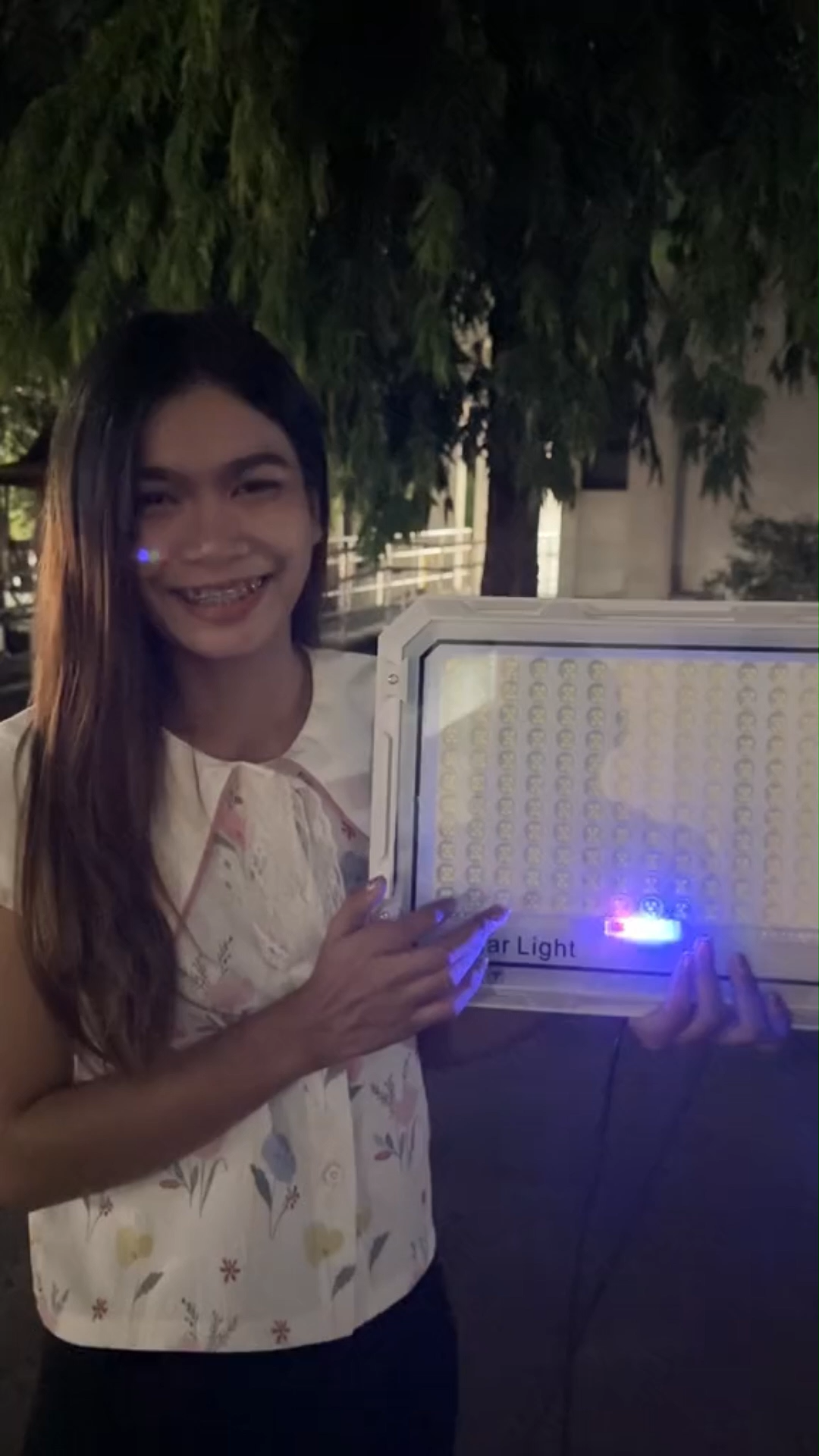 ไฟโซล่าเซลล์ ไฟโซล่าเซล ไฟสปอร์ตไลท์ solar light โซลาร์เซลล์ IP69กันน้ำ กันฟ้าผ่า 100000W