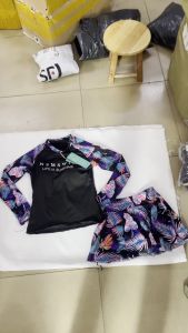 (✅ READY STOCK）2Pcs Baju Renang Wanita Pakaian Swimsuit Atasan  Bawahan  Baju Renang Set Rok Lengan Panjang Baju Renang Gaya Air Panas Baju Renang Spa Surfing Pantai