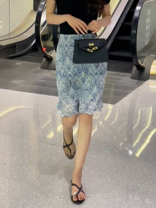 MANMI | Chân Váy Bút Chì Cao Waist In Họa Tiết Xanh Elegance