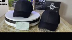 Set mũ lưỡi trai đen trơn và khẩu trang vải polo đen trơn cá tính