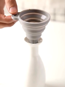 Collapsible Silicone Funnel Foldable Silicone Funnel Retractable Strainer Cooking Oil Dispenser Kitchen Tools Corong Silikon 折叠硅胶漏斗