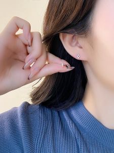 Elegant Asymmetric Starburst Stud Earrings Minimalist Versatile High-End Feelings Cold Tone Personality Ear Jewelry New Model