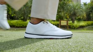 F99--microfiber professional golf shoes/breathable lightweight and comfortable/not tiring after a long walk/wear-resistant and non slip/exclusively for sand pits and lawns ﻿