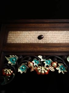 โต๊ะวางของ โต๊ะเด็กเขียนหนังสือ โต๊ะบูชา โต๊ะวางของ1ลิ้นชัก โต๊ะไม้แกะลายฟักทอง โต๊ะจีน เฟอร์นิเจอร์ตกแต่งบ้าน ตกแต่งโรงแรม LuckyThailand