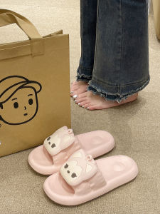 รองเท้าแตะพื้นหนาลายการ์ตูนสำหรับผู้หญิงในช่วงฤดูร้อน รองเท้าแตะสำหรับใช้ในบ้านและในห้องอาบน้ำ กันลื่น รองเท้าแตะแบบสวมสบาย สไตล์โรมา