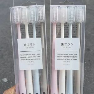 Set 4 bàn chải đánh răng lông mềm có hộp bảo vệ thích hợp đi chơi du lịch