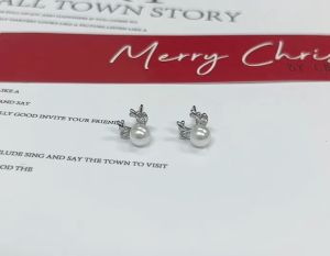 Pearl elk earrings 🎄🦌❄️