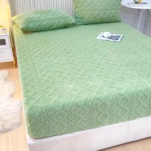 Teflon Milk Fleece Bed Sheet Quilted Bed Cover Winter Thickened Coral Flannel Mattress Cover Anti-slip Bed Sheet Teflon Coral Fleece Mattress Cover Milk Bed Flannel Protective Single Piece Sheet
