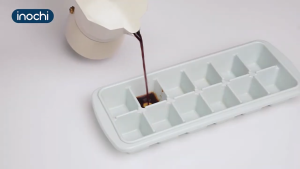 Inochi Kari 12-Slot Ice Tray with Lid – Antibacterial Ag+ Plastic Easy Release Jelly & Ice Cube Maker