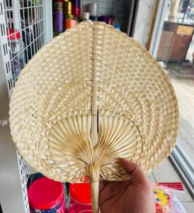 Quạt nan Đan tay làm thủ công 100% tự nhiên dùng làm trang trí làm mát.