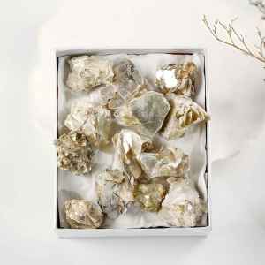 Random 1BOX High Quality Golden Mica Gift Box Decoration Natural Crystal Raw Stone Birthday Gift Scene Decoration.