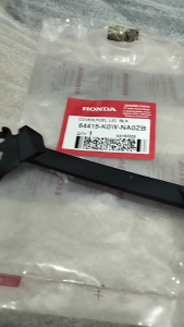 COVER FUEL LID ADV 160 HONDA 64415-K0W-NA0ZB ORIGINAL