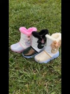Renni - Sepatu Boots Anak Perempuan Model Terbaru 2025 Motif Bulu Pita Kartun IB05